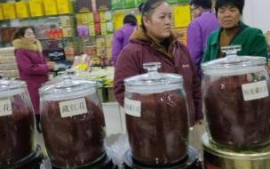 河北安国中药材市场和安徽毫州中药材市场哪个大一些,进货价位低一些 安徽亳州中药材批发市场